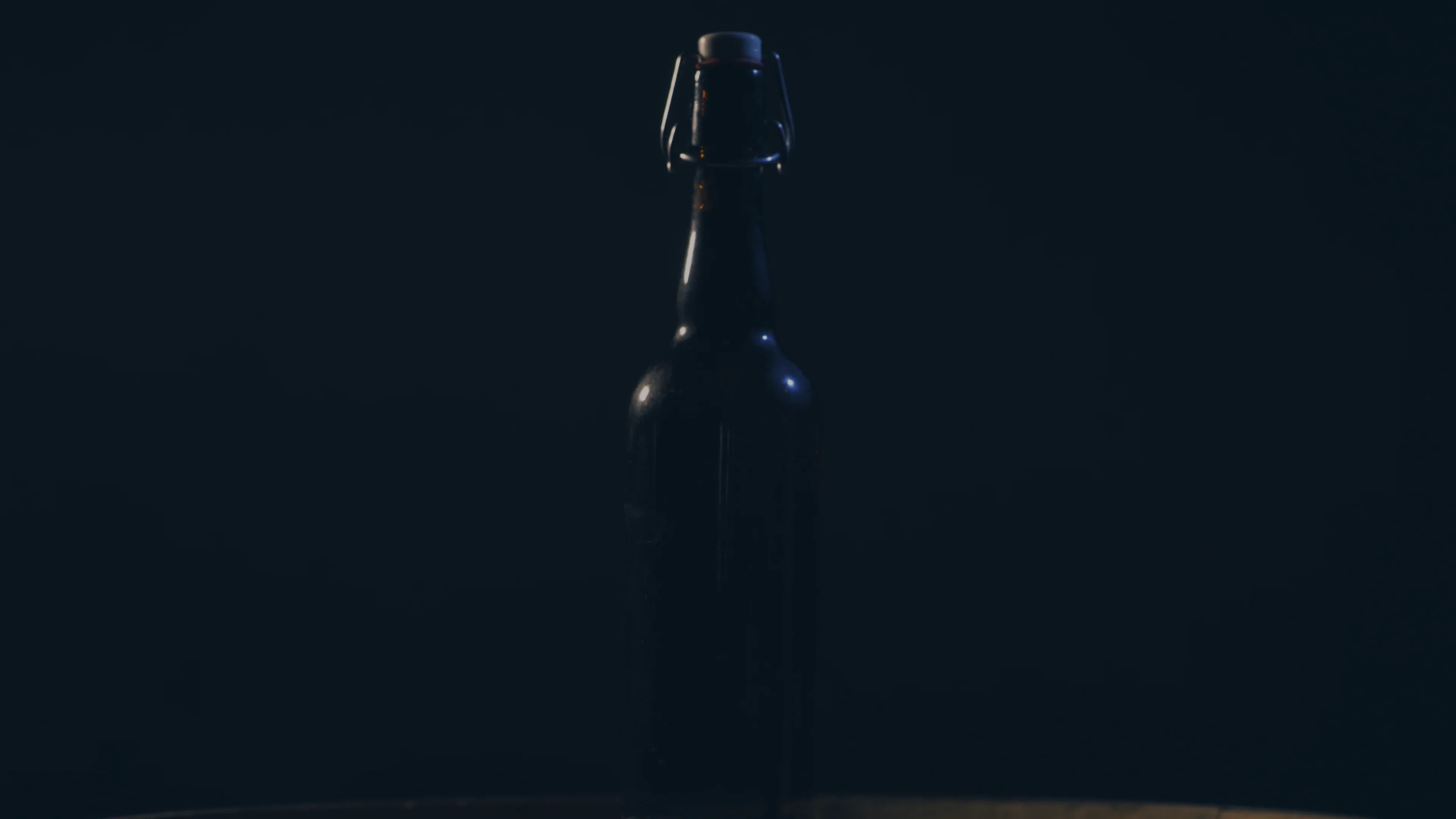 Miniature vidéo packshot produit bière artisanale D.Lord Noctis - Studio FLEAU